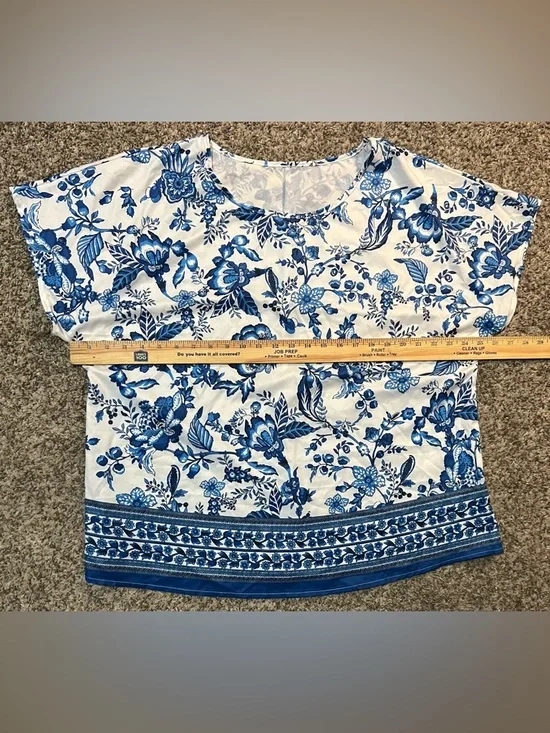 Women’s Blue and White Floral Print Loose Shirt Plus Size Top! Size 2XL. - Picture 7 of 10